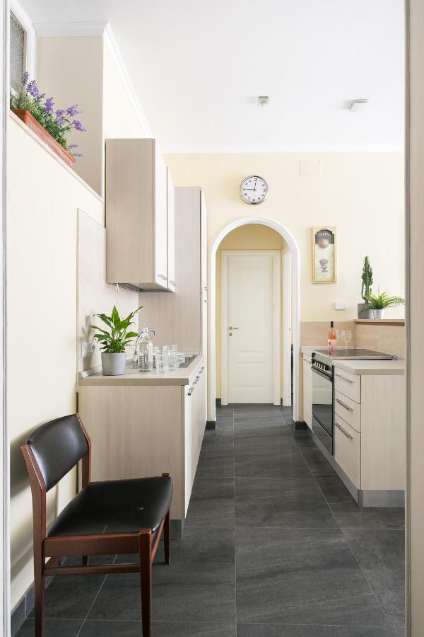 Tevere Rome Apartments ภายนอก รูปภาพ
